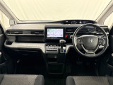 いつでも気持ちよく運転できて、使い勝手のいい収納や体をケアするシート、細部にまでこだわったインテリア♪