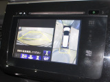 運転をしやすくする多彩な視界を手に入れるシステム。「見通しの悪い交差点での発進」「料金所などへの幅寄せ」「バック駐車」「縦列駐車」といった、多くの人が苦手意識を持ちやすいシーンで効果を発揮します。