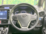 【純正革巻きステアリング】上質な革を使用することで、手にしっかり馴染みとても運転しやすいハンドルです♪