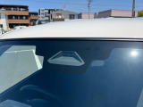 【安全装備】ミリ波レーダーと単眼カメラの組み合わせにより、検知対象を車両や歩行者、自転車,自動二輪車とし、交差点での検知にも対応した衝突被害軽減ブレーキ「デュアルセンサーブレーキサポートII」を搭載◎