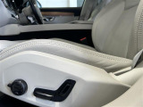 ◆電動パワーシート◆スイッチでシートポジションの調節が可能なパワーシート。快適な運転姿勢が実現でき、ドライブを一層お楽しみ頂けます。