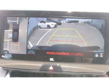 パノラミックビューモニター付きです。車両を上から見たような映像をディスプレイオーディオ画面に表示。運転席からの目視だけでは見にくい、車両周辺の状況をリアルタイムでしっかり確認できます。