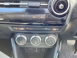 エアコンなどのスイッチはダイヤル式となっております。シートヒーター搭載車両ですので、冬季の間も快適にご利用いただけます。