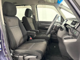 ★フロントシート★ 自然な姿勢のままでいられるシートが、運転しやすさと疲れにくさを感じさせてくれるはずです♪