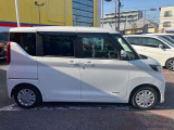 プライバシーガラス付き!同乗者のプライバシー保護、日光を遮断し日焼けの防止、エアコンの冷却効果を高める効果があります!