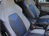 運転席まわりも使用感少なく、良好なコンディションを保っています。