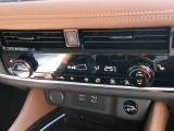 操作性の良いオートエアコンです♪デュアルで運転席と助手席の設定温度もそれぞれ設定可です☆