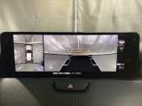 狭い場所での駐車やすれ違いなどでより的確な運転操作に役立つ360&deg;ビューモニターが装備されています。