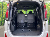 普段のお買い物や通勤、送迎等に十分な荷室スペースを確保しております。セカンドシートを倒すと、大きな荷物の積載も可能です♪