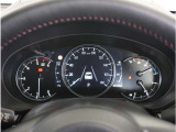 【明るく見やすいメーター】視認性が良く明るく見やすいメーター。運転者にとって見やすいメーターは運転していても疲れないですよね。