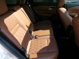 リヤシートもゆったり座れます♪