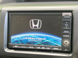 【メーカー純正ナビ】インテリアに溶け込むスタイリッシュな「専用設計」メーカーナビを装備♪視認性や操作性など基本性能にも優れ、より上質なカーライフをお楽しみいただけます。