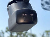 ドライブレコーダー装備です!もしもの時やあおり運転など、映像記録は証拠になるのであると安心ですね!