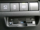 オートマチックハイビームとは、先行車や対向車のライトを認識し、ハイビームとロービームを自動で切り替える機能です。夜道の視界を確保します。詳細は販売店スタッフまでおたずねください。
