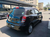 エクステリアに付きましても中古車輌ですから、経年劣化や使用感が見られますが、修復歴は無く年式や走行距離に比べ綺麗な状態です。