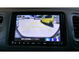 バックカメラの画像です。ガイドラインがスムースな車庫入れをサポートいたします。車庫入れの安心感がアップしますね。