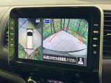 【アラウンドビューモニター】専用のカメラにより、上から見下ろしたような視点で360度クルマの周囲を確認することができます☆死角部分も確認しやすく、狭い場所での切り返しや駐車もスムーズに行えます。