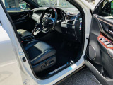 ゆったりと乗り心地の良い運転席です。長距離でもしっかりサポートしてくれます。
