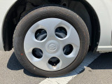 【タイヤ】ホイールキャップが足元を飾ります♪タイヤ溝はたっぷり残ってます◎