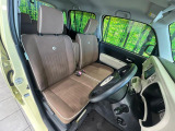 運転席シート廻りは使用感も少なく、良好な状態となっています。丁寧に使われていたことがよくわかりますね。