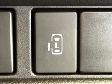 【パワースライドドア】スマートキーや運転席のスイッチでスライドドアの開閉が可能♪電動だから力を入れてドアを開ける必要が無く、小さいお子様でも、重い荷物を持っている時もラクに開け閉めできます♪