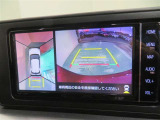パノラミックビューモニター搭載。カメラで車両周囲の状況を映し出すため、狭い場所での駐車などに役立ちます。