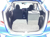 自社整備工場で点検整備をおこなってからお渡ししています。車検が残っている場合は『12ヶ月点検整備』を、車検整備付きの場合は『車検整備』をおこないます。整備費用は車両本体価格に含まれています。