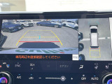 ◆【パノラミックビューモニター】クルマを真上から見下ろした視点で駐車をサポートします!クルマの斜め後ろや真横など、いち早く障害物に気が付くことができます。
