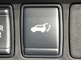 【パワーバックドア】スマートキーや運転席のボタンを押すだけでリアゲートが自動で開閉します!荷物を持っている時や、高い位置にあるバックドアを閉める際に便利な機能です♪