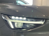 LEDヘッドライトは北欧神話でのトールハンマーがスタイリッシュなデザイン性となっており他車を魅了します。