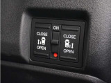 ◆両側電動スライドドア◆狭い駐車場でも乗り降りが楽々♪お子様が隣の車にドアを当ててしまう心配もございません!小さなお子様連れの方もこれで安心。
