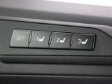 3名分のシート、ドアミラーの最適ポジションを記憶・再現できるマイコンプリセットドライビングポジションシステムが装備されています。