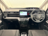 いつでも気持ちよく運転できて、使い勝手のいい収納や体をケアするシート、細部にまでこだわったインテリア♪