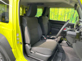 運転席シート廻りは使用感も少なく、良好な状態となっています。前オーナー様が丁寧に使っていたことがよくわかりますね。
