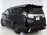 ★展示前点検実施★特殊な機材も用いて、全車点検を実施しております!