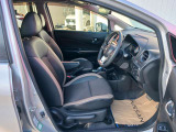 運転席側から観たフロントシートのイメージです。