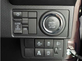 スマートキーです。カギをバッグやポケットに入れたままドアのロック・アンロック、エンジンの始動が出来ます!