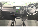 中古車をキレイで気持ちよくお乗りいただけるよう、エンジンルームからシートを外した洗浄まで、目に見えない部分も徹底的に洗浄しています!
