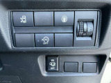 運転席まわりの画像です。