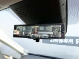 車両後方を映し出します・スマートルームミラー装備です。