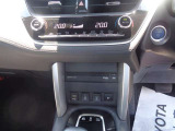 オートエアコンCD/DVDデッキ運転席・助手席シートヒーター付