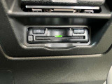 ETC車載器もビルトインタイプで取り付けられておりますので、高速道路の料金所をストレスなく通過して頂けます♪最近ではマストのアイテムですね!