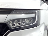 LEDヘッドライトは、点灯の瞬間から最大光量を発揮し、突然暗くなるトンネルなどでの安定感を高めます。