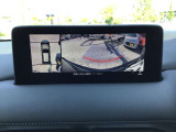 360&deg;ビューモニターでは前後左右4つのカメラ映像をさまざまな走行状況に応じて切り替えてセンターディスプレイに表示することで、駐車時や狭い道でのすれ違い時、見通しの悪い交差点進入時でも安心感を高めます