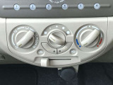 エアコンはマニュアル式です。