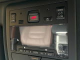 【パワーバックドア】スマートキーや運転席のボタンを押すだけでリアゲートが自動で開閉します!荷物を持っている時や、高い位置にあるバックドアを閉める際に便利な機能です♪