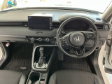 【前方視界】開放的な前方視界!運転がしやすく疲れにくいです♪窓が大きく、見通しがとっても良いおクルマですよ♪