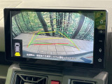 【バックカメラ】駐車時に後方がリアルタイム映像で確認できます。大型商業施設や立体駐車場での駐車時や、夜間のバック時に大活躍!運転スキルに関わらず、今や必須となった装備のひとつです!