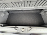 荷物を収納できるサブトランクです。