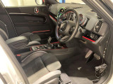 ◆LIBERALAは、輸入車選びの新たなスタイルを提案するインポート・セレクト・ブランドです。オーナー様となる方がクルマから直接感じる感性を第一にした、最良の一台との出会いをコーディネートいたします。